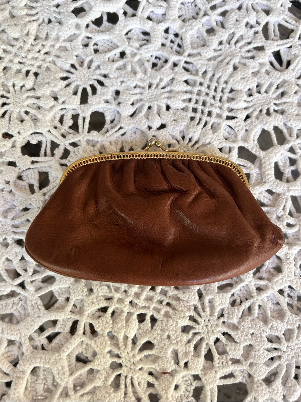 Vintage Leather Kiss-Lock Coin Purse in Brown